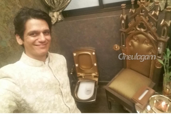 நடிகர் அமிதாப் பச்சன் வீட்டில் தங்கத்தில் டாய்லெட்.. போட்டோவை வெளியிட்ட பிரபலம் | Vijay Varma Golden Toilet Amitabh Bachchan House