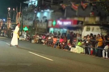 ரந்தோலி பெரஹெரவை பார்வையிட சென்ற குடும்பப் பெண்ணுக்கு நேர்ந்த சோகம்!