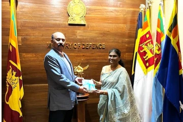 பாதுகாப்பு அமைச்சின் செயலாளரை சந்தித்த வடக்கு ஆளுநர்