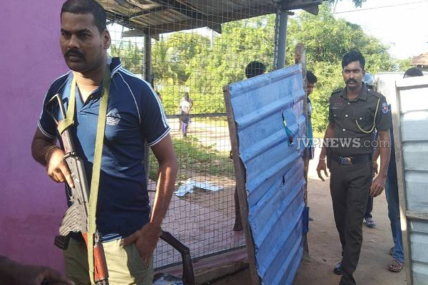 கிளிநொச்சியில் வர்த்தக நிலையம் உடைக்கப்பட்டு பெறுமதியான பணம் திருட்டு | Kilinochchi Trading Post Was Broken Money Stolen