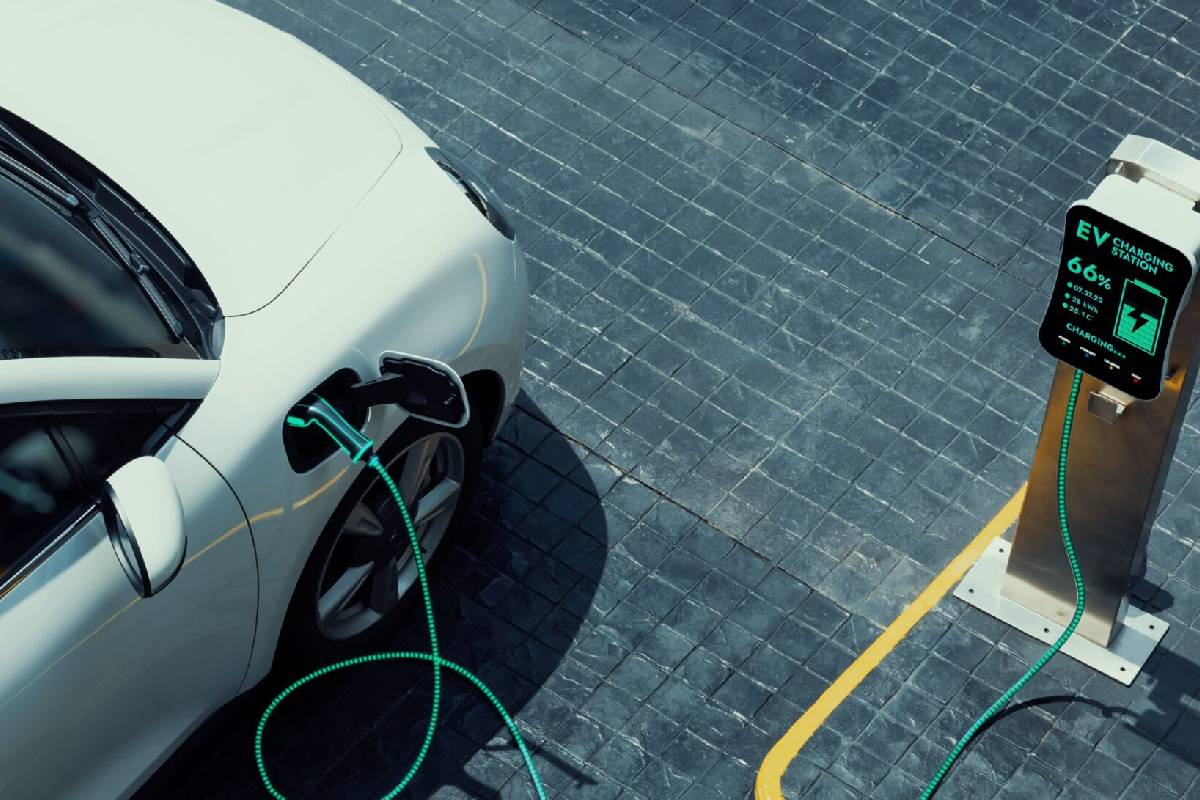 உயரும் பெட்ரோல் விலை... முக்கிய ஐரோப்பிய சந்தைகளில் அதிகரிக்கும் மின்சார வாகன விற்பனை | Ev Sales Soar European Markets