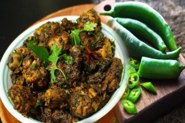 பொள்ளாச்சி பாணியில் பச்சை மிளகாய் சிக்கன் வறுவல்... இப்படி செய்து பாருங்க