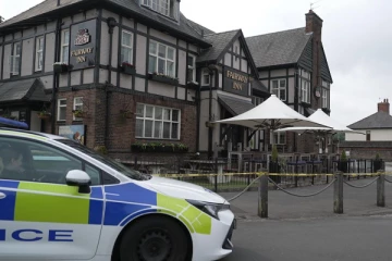 மான்செஸ்டர் கத்திக்குத்து: 14 வயது சிறுவன் மரணம் - 3 சிறுவர்கள் மீது கொலை வழக்கு!