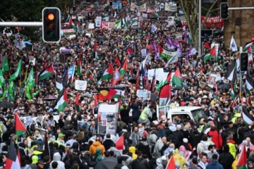 காசாவில் போர் நிறுத்தத்திற்கு அழைப்பு விடுத்து அவுஸ்திரேலியாவில் போராட்டம்!