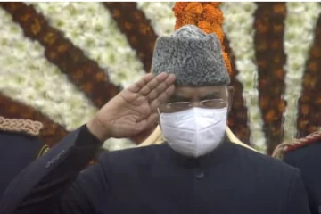 73 வது குடியரசு தினவிழா : குடியரசுத் தலைவர் தேசியக்கொடியை ஏற்றி வைத்து மரியாதை!!