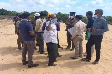 முல்லைத்தீவில் யாழ் ஆயர் இல்லத்துக்கு சொந்தமான காணியில்  சட்டவிரோத மணல் அகழ்வு