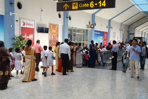 கடந்த 20 மாதங்களில் நாட்டை விட்டு வெளியேறிய 10 இலட்சம் இலங்கையர் | 10 Lakh Sri Lankans Have Left The Country