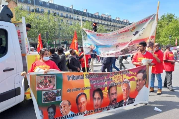 இலங்கை நாட்டின் அரசியல் பிரமுகர்களின் படங்களுடன் பிரான்ஸ் நாட்டில் போராட்டம்(Photo)