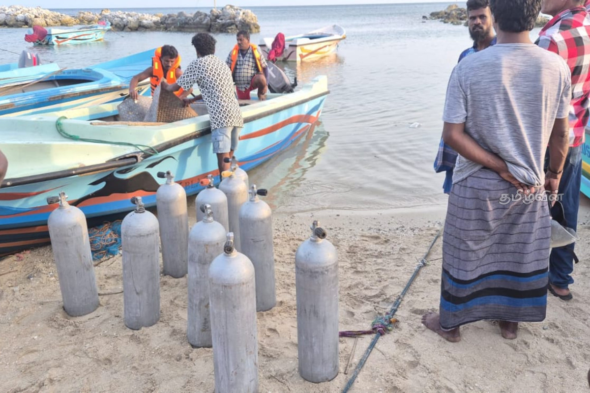 வடமராட்சி கடலில் தொடரும் சோகம் - 2ஆவது நாளாக தொடரும் தேடுதல் பணிகள் | Tragedy North Sea Search Divers 24 Boats 2Nd Day வடமராட்சி கடலில் தொடரும் சோகம் - 2ஆவது நாளாக தொடரும் தேடுதல் பணிகள் | Tragedy North Sea Search Divers 24 Boats 2Nd Day