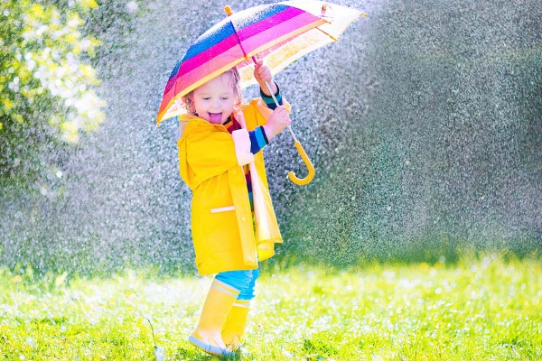 குழந்தைகளை வைத்திருப்பவரா நீங்கள்? மழைக்காலங்களில் நோயிலிருந்து தப்பிக்க இதை முதல்ல செய்ங்க | Baby Care Tips During Rainy Season