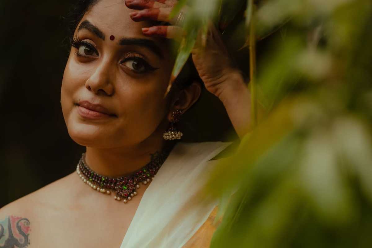 சப்ஸ்கிரிப்ஷன் போட்டோஸ்!! நடிகை அபிராமியால் மிரண்டு போகும் ரசிகர்கள்... | Abhirami Venkatachalam Subcribtion Photo Shoot Pic