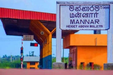 தலைமன்னார் - கொழும்பு தொடருந்து சேவை தொடர்பில் மக்கள் விசனம் (Photos)