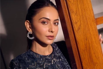 திருமணத்திற்கு பின்பும் ட்ரெண்டி லுக்கில் மாஸ் காட்டும் ரகுல் ப்ரீத் சிங்.. எப்படி உள்ளார் பாருங்க!