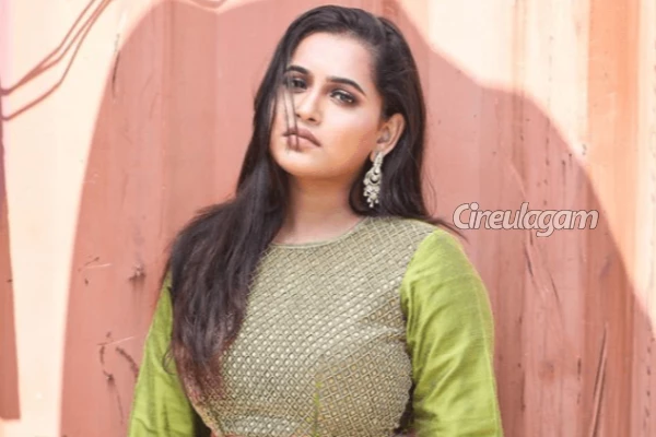 காதலனுடன் பிக் பாஸ் ஜாக்குலின்.. அவரே வெளியிட்ட ரொமான்டிக் புகைப்படம் | Jacquline With Her Lover Instagram Post