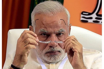 ரூ.35,000 கோடி எங்கே போனது? இந்தியாவின் தடுப்பூசி தட்டுப்பாட்டுக்கு காரணம் என்ன?