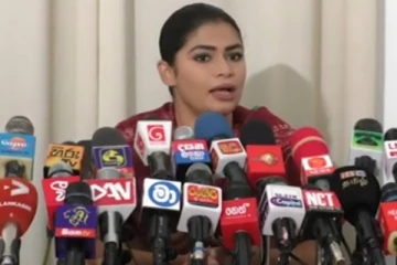 "..රනිල් රාජපක්ෂගේ ගෙදර හොයාගන්න විදිහක් නෑ නැත්නම් මං යනවා.." නව ජනපති පත් කිරීම සම්බන්ධයෙන් හිරුණිකා ප්‍රේමචන්ද්‍ර පැවැත්වූ විශේෂ මාධ්‍ය සාකච්ඡාව..(VIDEO)