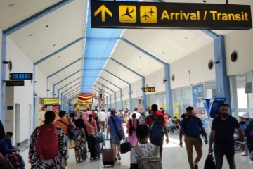 இலங்கையில் குவியும் வெளிநாட்டு சுற்றுலாப் பயணிகள்!