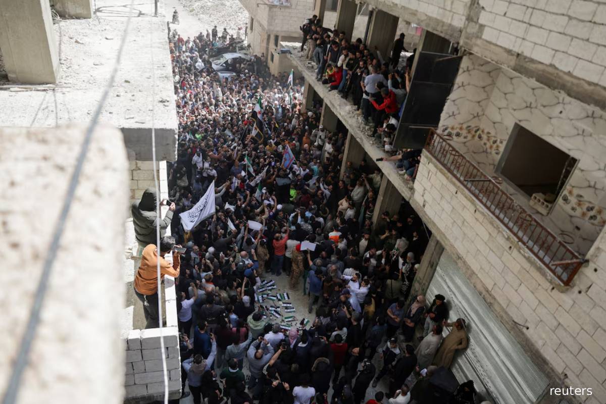 பொதுமக்களில் 288 பேர் கொத்தாகப் படுகொலை... தலைமறைவாகியிருந்த முக்கிய அதிகாரி கைது | Tadamon Massacre Leader Arrest