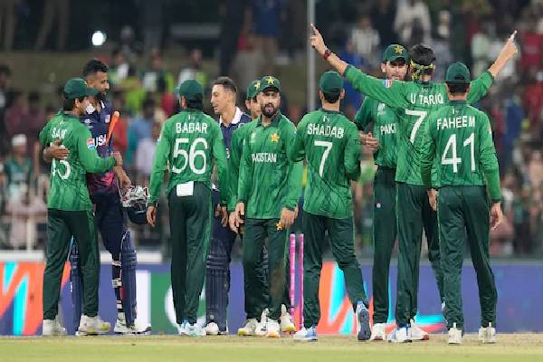 அமெரிக்காவை 32 ஓட்டங்கள் வித்தியாசத்தில் வீழ்த்திய பாகிஸ்தான் அணி | Pakistan Dominate In Colombo Beat Usa 32 Runs Win