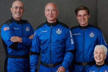 விண்வெளி பயணம் குறித்து ஜெப் பெசோஸ் வெளியிட்ட நெகிழ்ச்சியான தகவல்