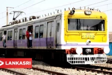 குழந்தை, கணவனுடன் ரெயிலில் சென்ற பெண்ணுக்கு நடந்த பரிதாபம்! சாட்சியாக வந்த பெண்ணால் வசமாக சிக்கிய கணவன்!