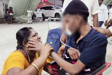 அம்மாட்ட வந்துட்ட இனிமே பயப்படாத மா..! விமான நிலையத்தில் மகனின் நிலையை பார்த்து கதறி அழுத தாய்