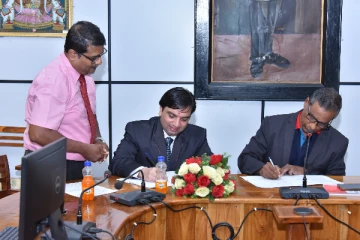 ஊடக மற்றும் தகவல் விளங்கறிவை மேம்படுத்தும் புரிந்துணர்வு ஒப்பந்தத்தில் யாழ்.பல்கலைக்கழகம் கைச்சாத்து (Photos)