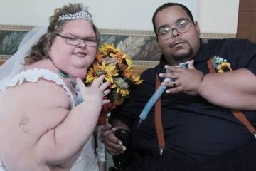 300 கிலோ எடை கொண்ட கோடீஸ்வர பெண்ணிற்கு நடைபெற்ற அழகான திருமணம்! காதலே காதலே