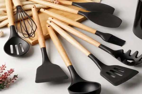 சமையலறை உபகரணங்களுக்கும் காலாவதி தேதி உண்டா? | Kitchen Utensils Expiry Dates Beware