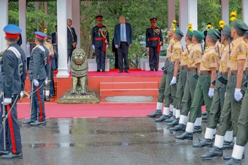 பாதுகாப்பு படைகளின் பிரதானி பதவிக்கு கூடுதல் அதிகாரங்களை வழங்க ஜனாதிபதி திட்டம்