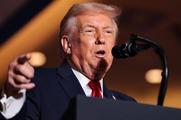 உயர்மட்டப் பேச்சுவார்த்தைக்காக ட்ரம்ப்ரபை சந்திக்கும் ஜெலன்ஸ்கி! | Zelensky To Meet Trump Over Ukraine War Talks