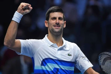 கொரோனா தடுப்பூசிக்காக நாடு கடத்தப்படும் பிரபல டென்னிஸ் வீரர்? - அதிர்ச்சியில் ரசிகர்கள்