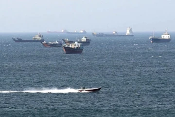 හෝර්මුස් අර්බුදයත් සමඟ ගෝලීය තෙල් මිල ඉහළ යයි