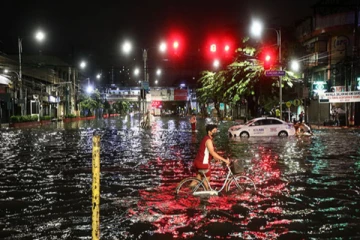 பிலிப்பைன்ஸை மிரட்டும் புயல் ; 10 ஆயிரம் பேர் வெளியேற்றம்!