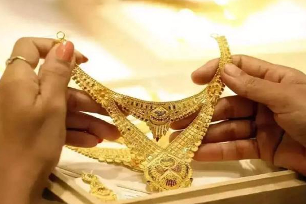 தங்க விலையின் இன்றைய நிலவரம்! | A Massive Change In The Global Gold Price