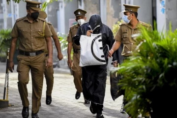 140 பேரை ஏமாற்றிய மூவர்; சுற்றிவளைத்த பொலிஸார்