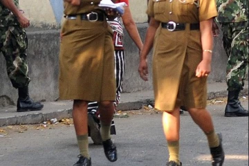 பொலிஸ் நிலையத்துள் தகாத உறவு; பெண் கான்ஸ்டபிள் பணி இடைநிறுத்தம்!