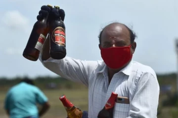 ஊரடங்கால் களைகட்டிய டாஸ்மாக் -  நேற்றைய வசூல் எவ்வளவு தெரியுமா?