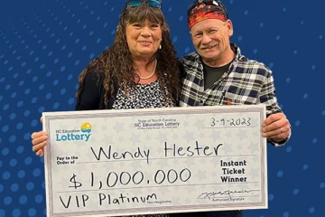 பெண்ணின் காதில் கேட்ட குரல்... நம்பி வாங்கிய லொட்டரியால் அடித்த அதிர்ஷ்டம்