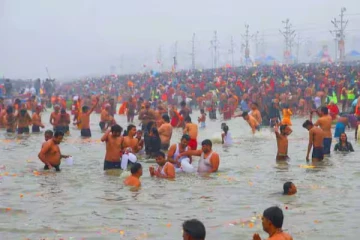 கும்ப மேளாவில் பெண்கள் குளிக்கும் வீடியோ இணையத்தில் விற்பனை - அதிர வைக்கும் தகவல்