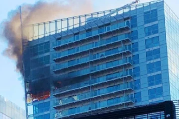 லண்டன் 22 மாடிக் கட்டிடத்தில் திடீர் தீ விபத்து