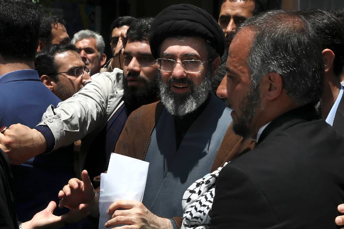 ஹோர்முஸ் நீரிணையை கடக்க 15 கப்பல்களுக்கு ஈரான் அனுமதி | Iran Allows 15 Ships To Pass Strait Of Hormuz