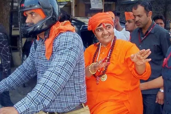 இந்துக்களே உங்கள் வீடுகளில் கத்திகளை கூர்மையாக வைத்திருங்கள் : பாஜக எம்பி சர்ச்சை பேச்சு | Vegetable Cutters Sharp At Home Bjp Mp