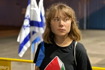 காசாவுக்கு சென்ற கிரேட்டா தன்பெர்கை கடத்திய இஸ்ரேல்!