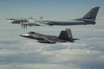 ரஷ்ய குண்டு வீச்சு விமானங்கள் இடைமறிப்பு: அமெரிக்க போர் விமானங்களின் செயலால் பதற்றம்!