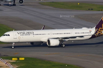 வெடிகுண்டு மிரட்டலினால் அவசரமாக இலங்கையில் தரையிறங்கிய விமானம்