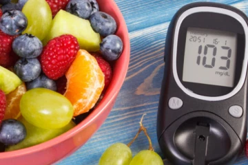 சர்க்கரை நோயாளிகள் வெயில் காலத்தில் என்ன மாதிரியான பழங்களை சாப்பிட வேண்டும்?