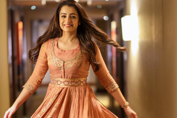 திருமணம் செய்து விவாகரத்து பெற விருப்பமில்லை.. 39 வயதில் திரிஷா கூறிய உண்மை.. | Trisha Openup Why Didnt Marriage On 39 Ps1