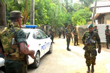 யாழில் பெரும் சோகம்;  விபரீத முடிவால் பறிபோன பல்கலைக்கழக மாணவியின் உயிர்!