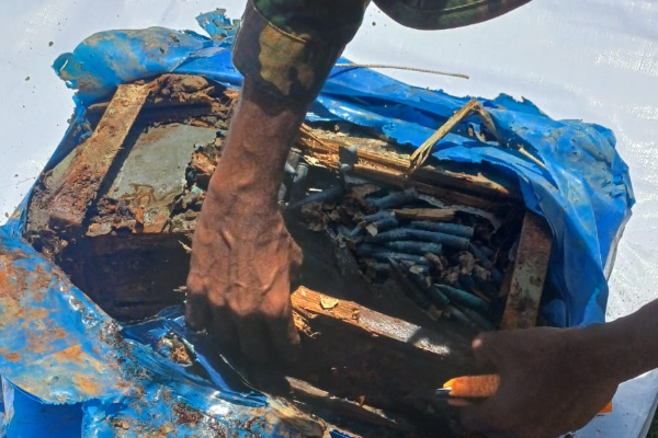 யாழில் தனியார் காணி ஒன்றில் ஏராளமான வெடிபொருட்கள், ஆயுதங்கள் | Explosives Weapons On Private Land In Jaffna